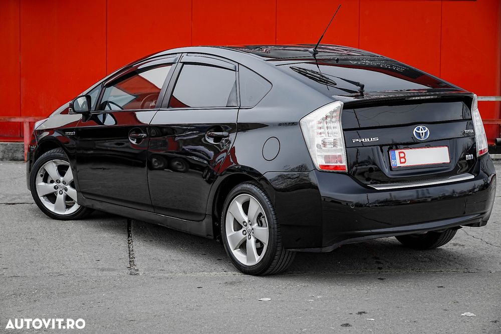Toyota Prius (Hybrid) Comfort - 4