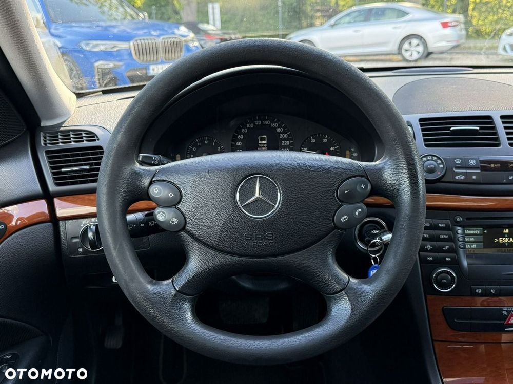 Mercedes-Benz Klasa E - 21