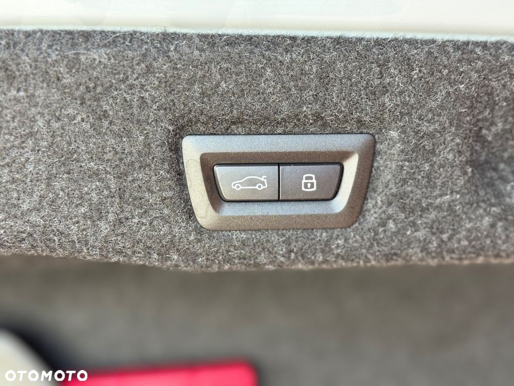 BMW Seria 5 540d xDrive mHEV M Sport - 13