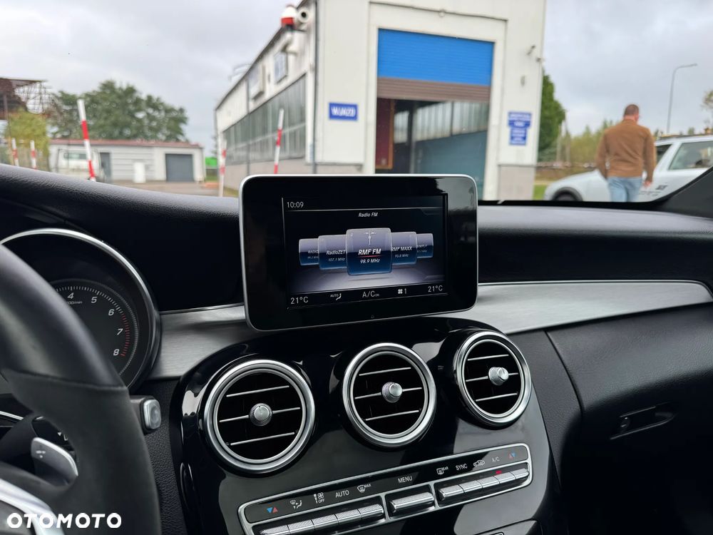 Mercedes-Benz Klasa C 200 4-Matic 9G-TRONIC - 17