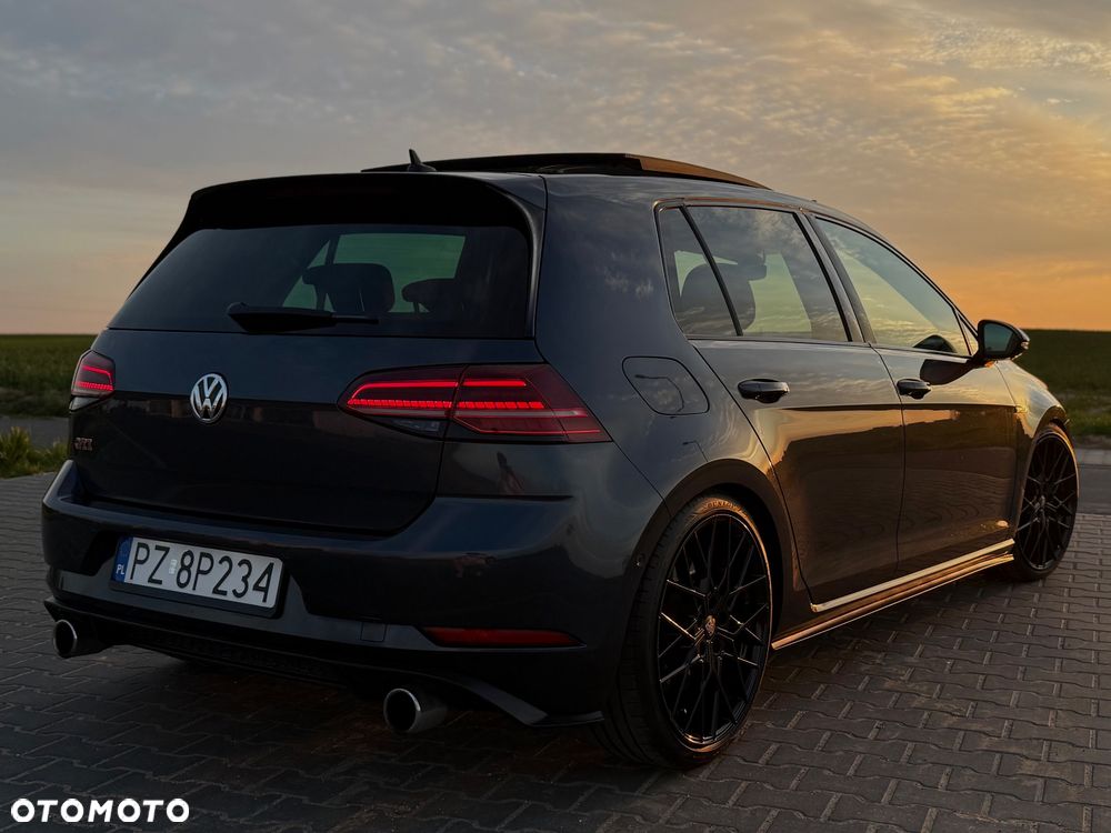 Volkswagen Golf - 3