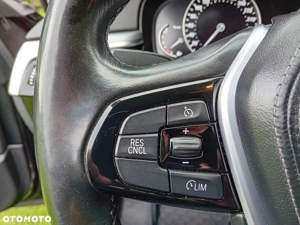 BMW Seria 5 520d Efficient Dynamics - 28