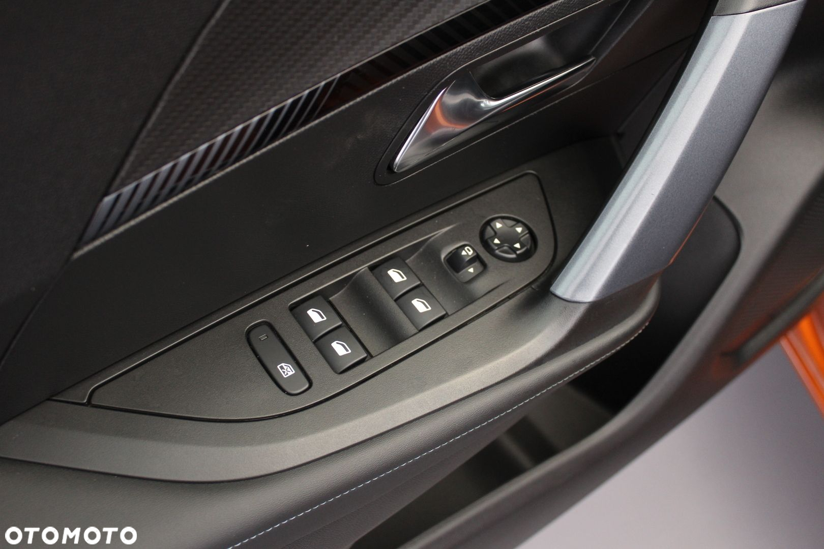 Peugeot 2008 1.2 PureTech Allure S&S EAT8 - 18