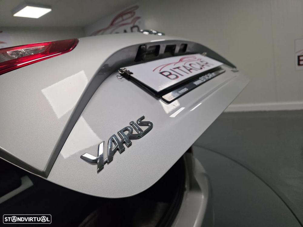 Toyota Yaris 1.5 HSD Comfort +P.Style+P.Techno - 34