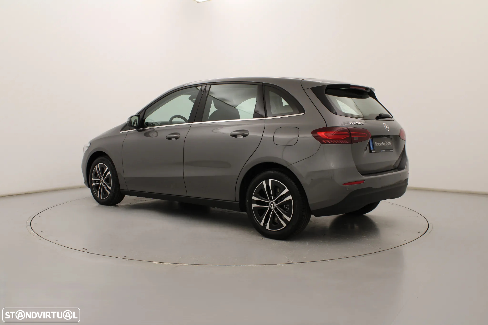 Mercedes-Benz B 250 e - 10
