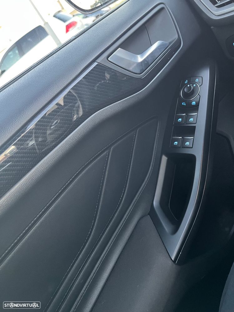 Ford Focus 1.0 EcoBoost Hybrid ST-LINE X - 11