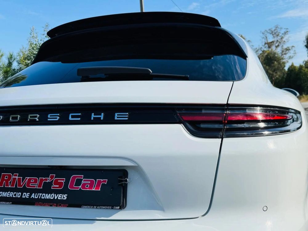 Porsche Panamera Sport Turismo 4 E-Hybrid - 18