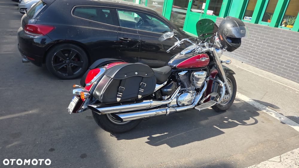 Suzuki Intruder - 4