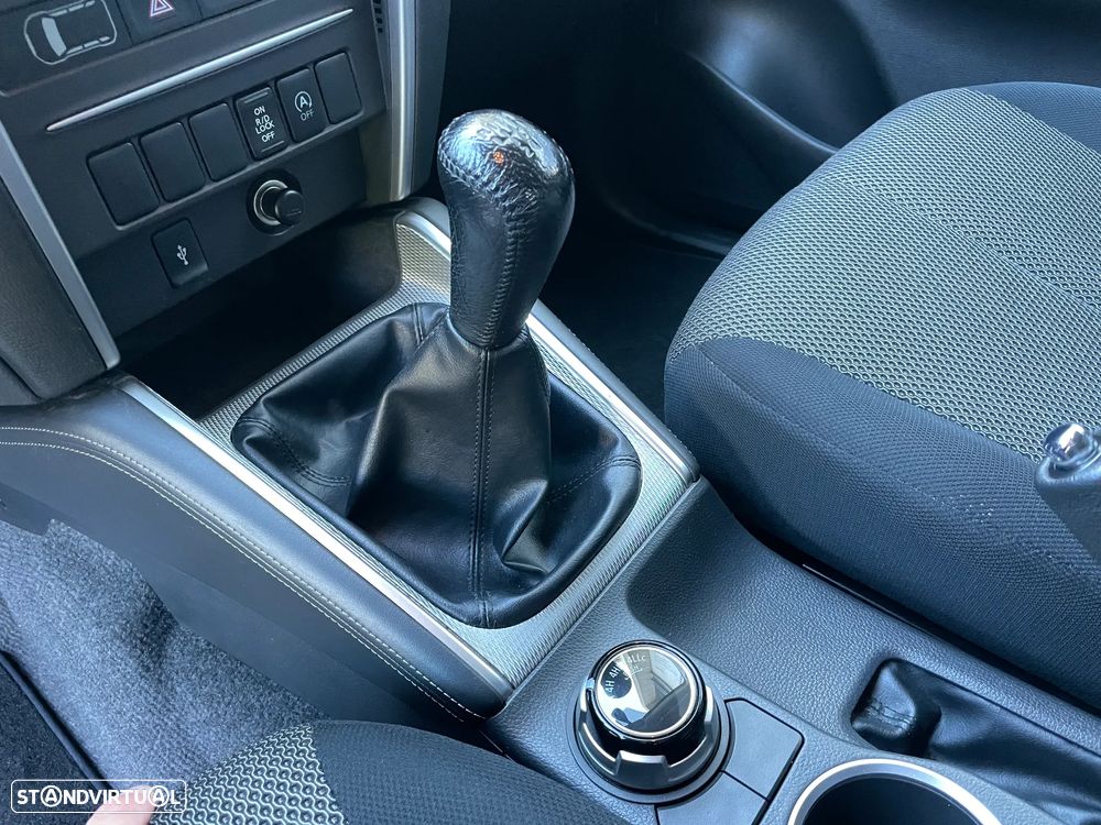 Mitsubishi L200 2.3 DI-D CD Invite Strakar Look 2WD - 20