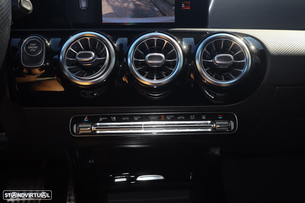 Mercedes-Benz A 250 e AMG Line - 24