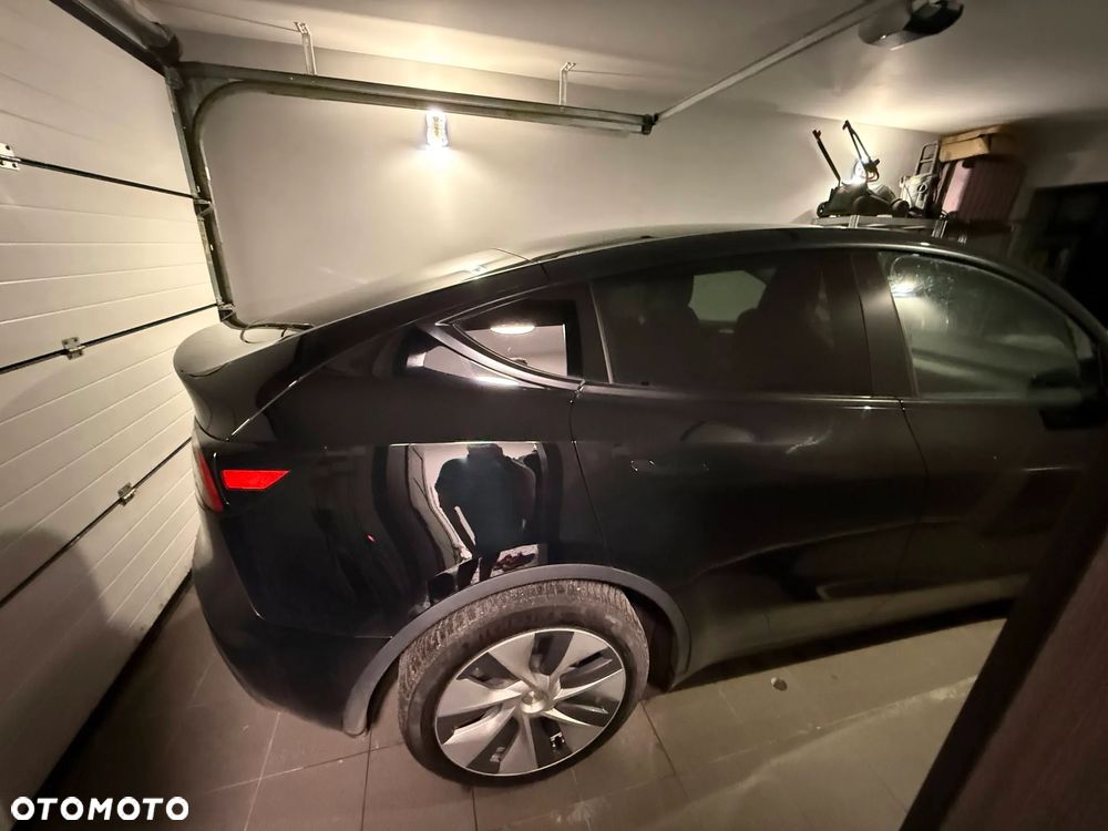 Tesla Y RWD - 9