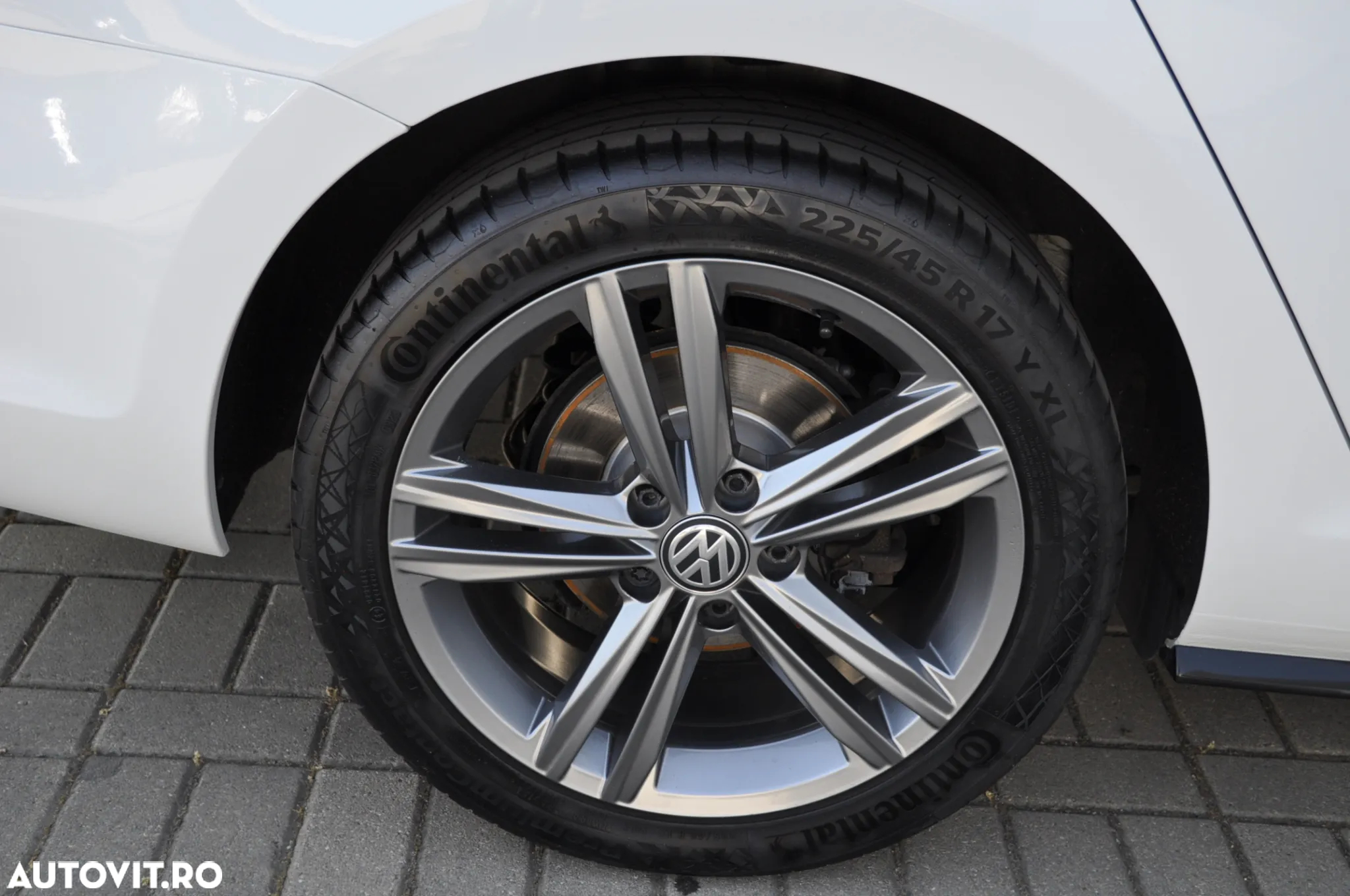 Volkswagen Golf 2.0 TDI DSG R-Line - 14