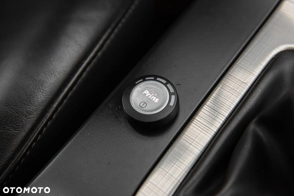 Volvo V70 2.0 Momentum - 24