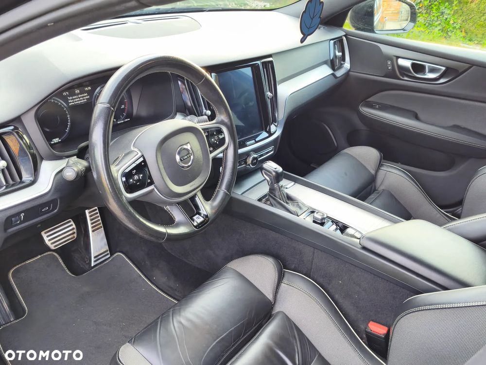Volvo V60 D3 R-Design - 8