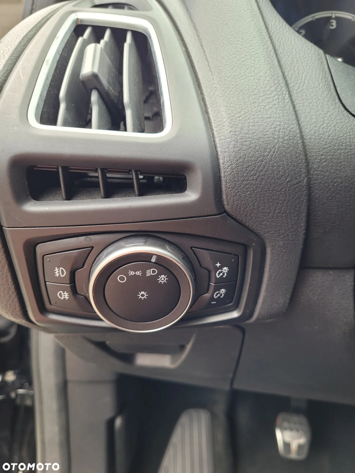 Ford Focus Turnier 2.0 TDCi ST mit Leder-Sport-Paket - 26