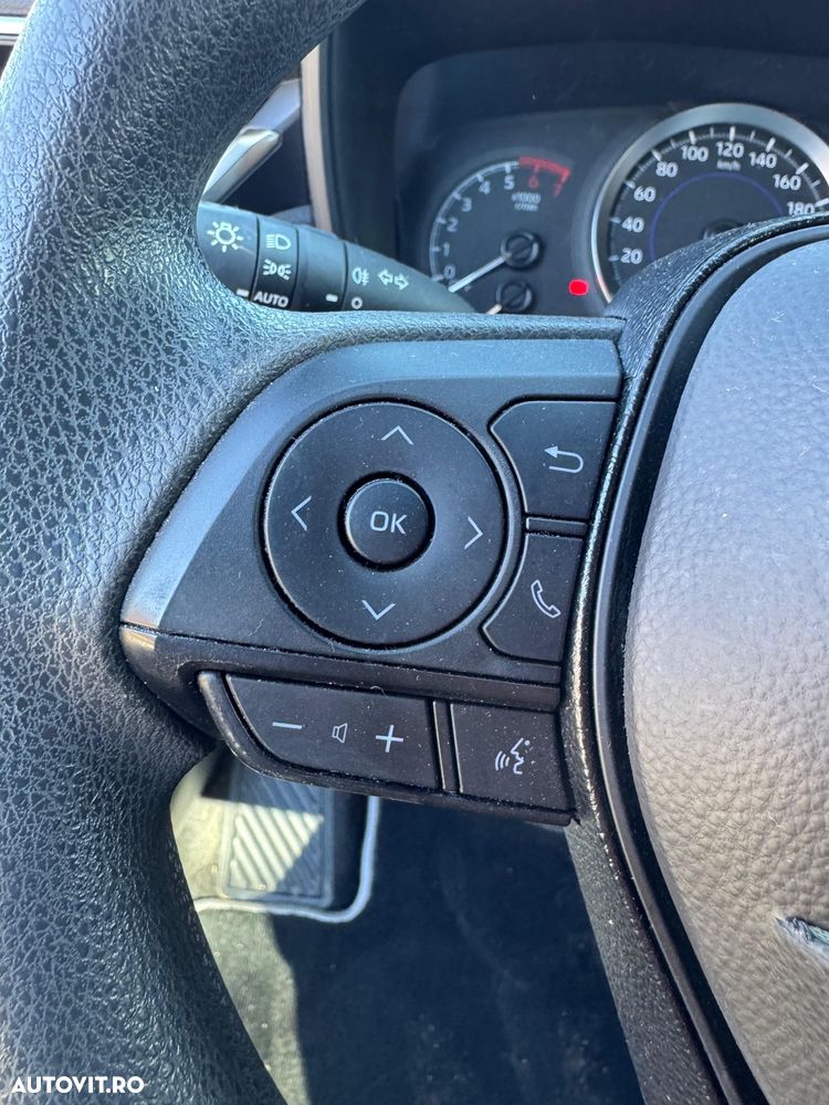 Toyota Corolla 1.8 HSD Active - 13