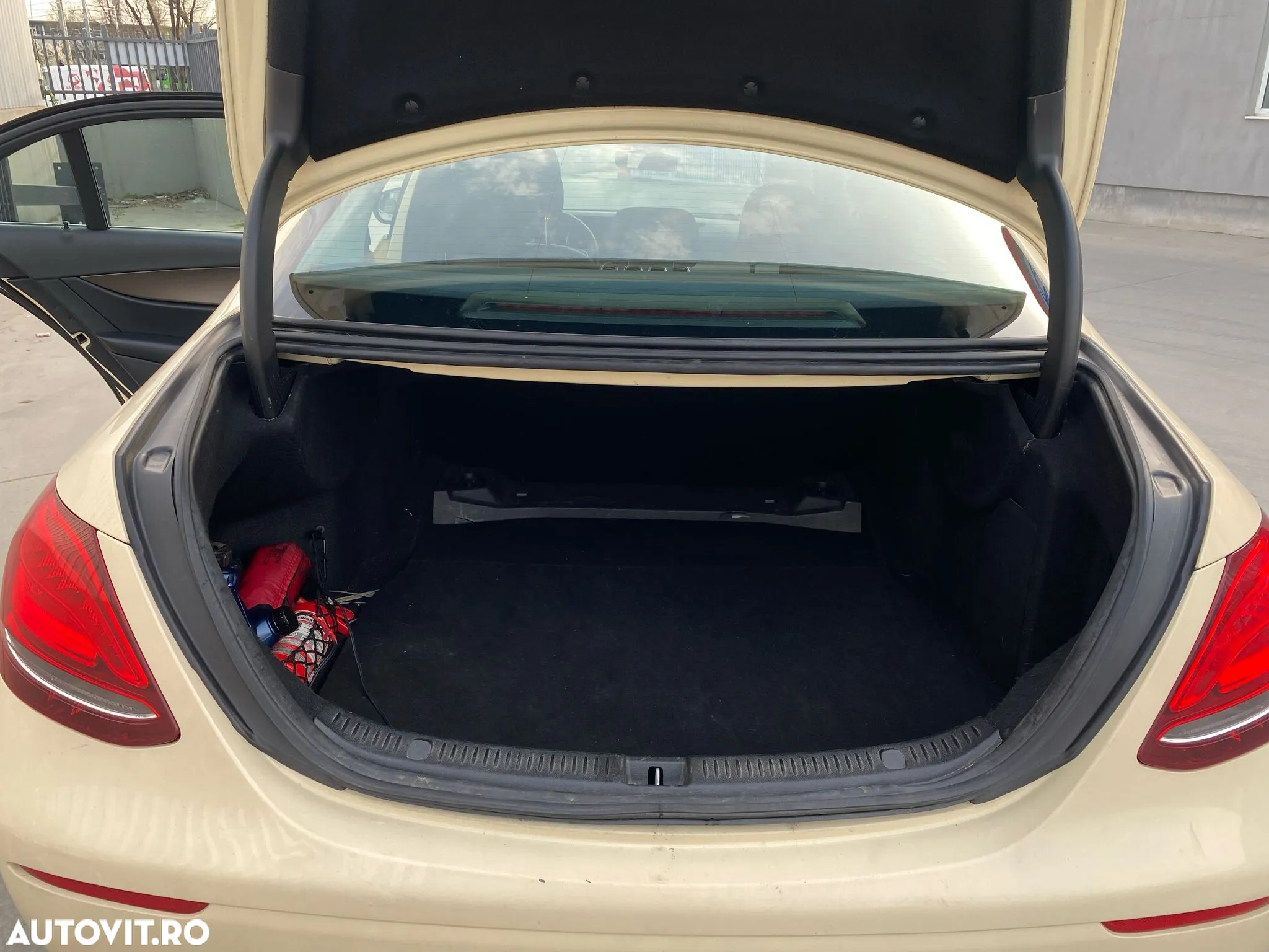 Mercedes-Benz E 200 d 9G-TRONIC Avantgarde - 11