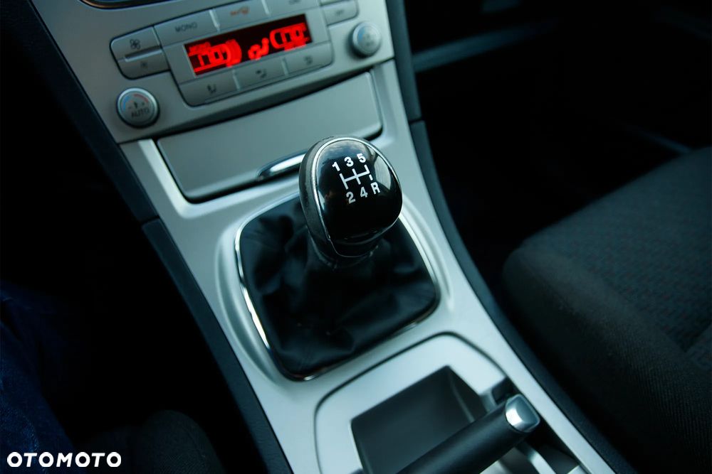 Ford S-Max 2.0 FF Titanium - 34