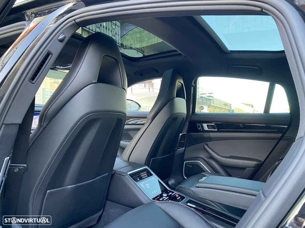 Porsche Panamera 4 E-Hybrid 10 Years Edition - 9