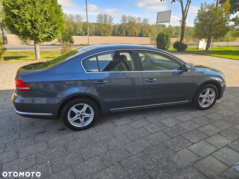 Volkswagen Passat Variant 2.0 TDI DSG BlueMotion Technology Trendline - 8
