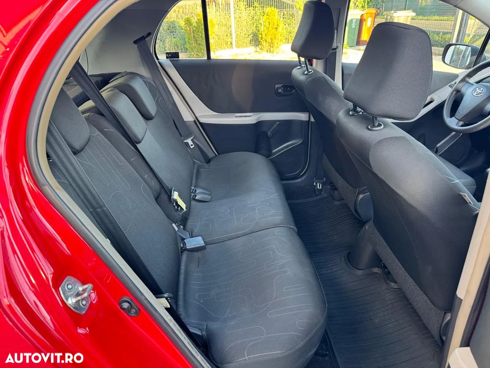 Toyota Yaris - 16
