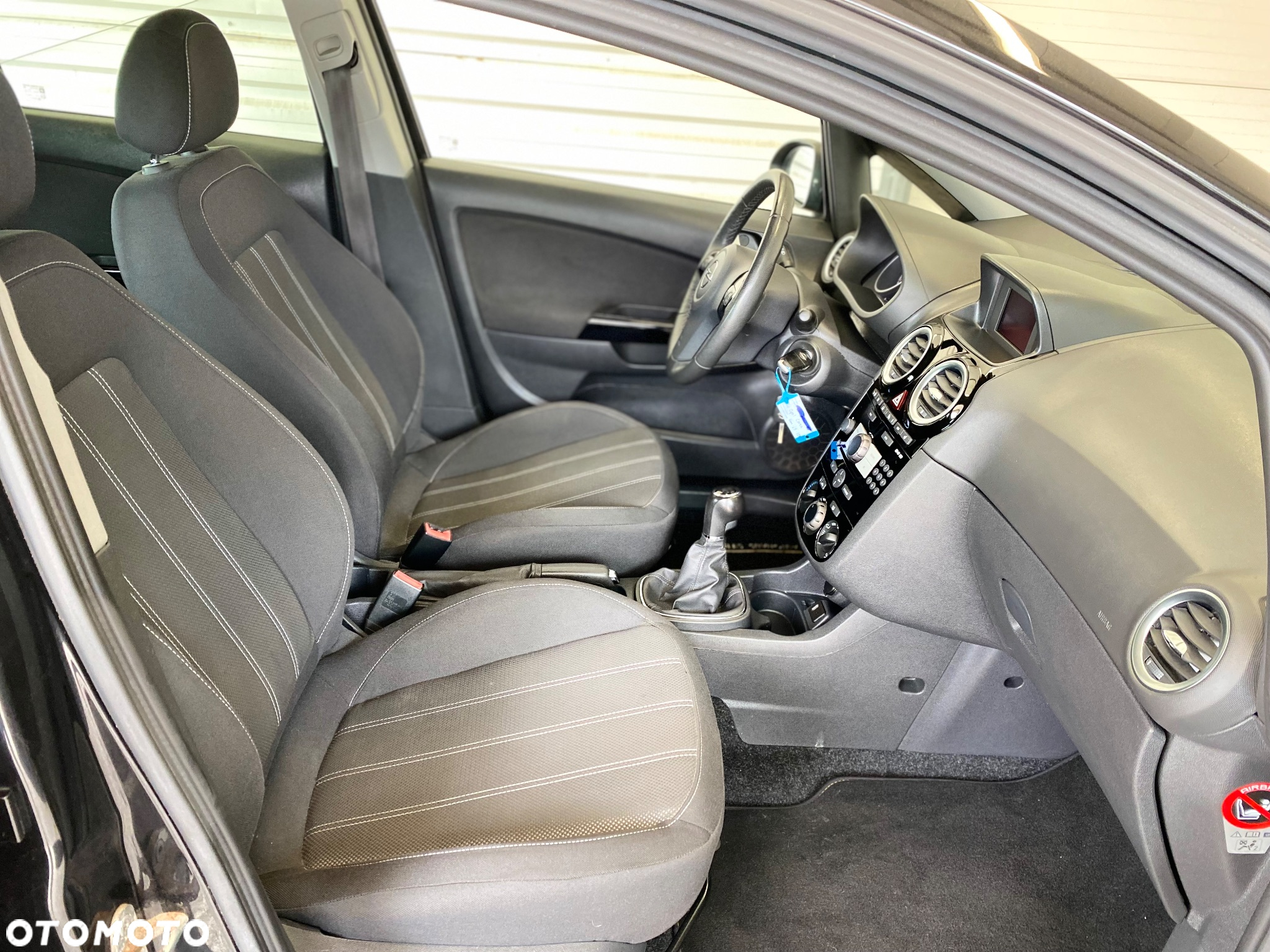 Opel Corsa 1.4 16V Color Edition - 13