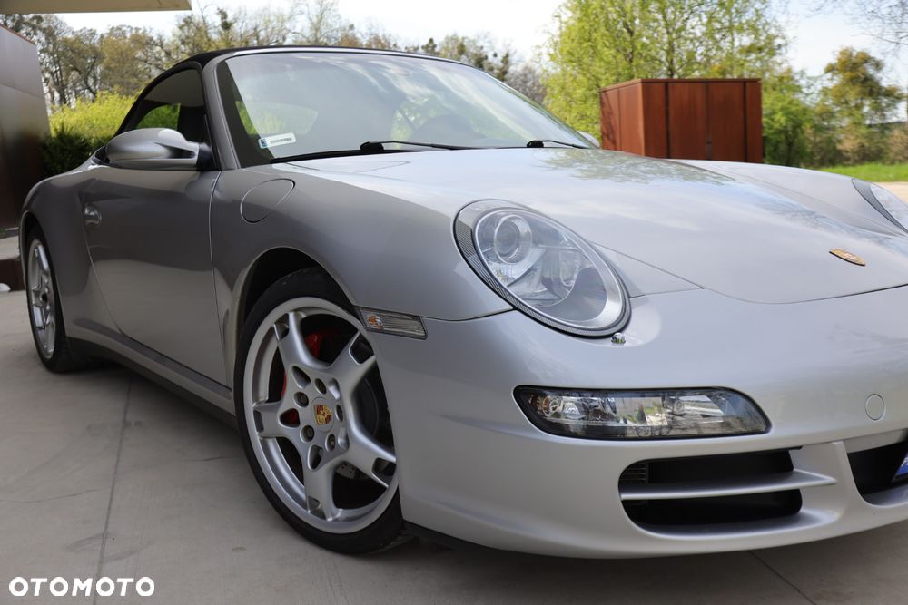 Porsche 911 Carrera 4S - 15