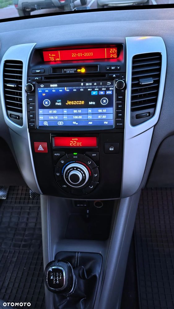 Kia Venga - 12