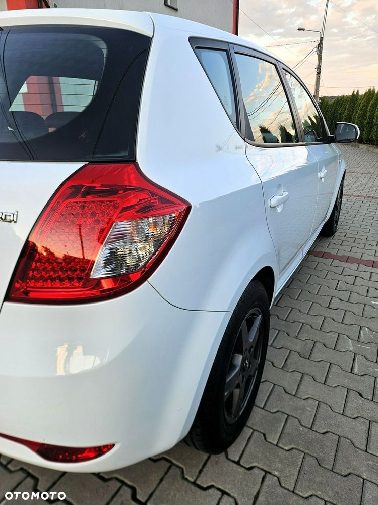 Kia Ceed 1.6 CRDi 90 ISG Spirit - 18