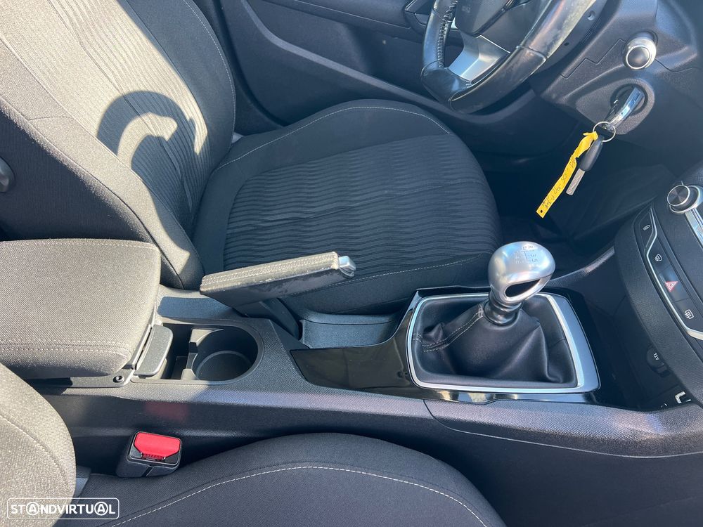 Peugeot 308 SW 1.2 PureTech Style - 34