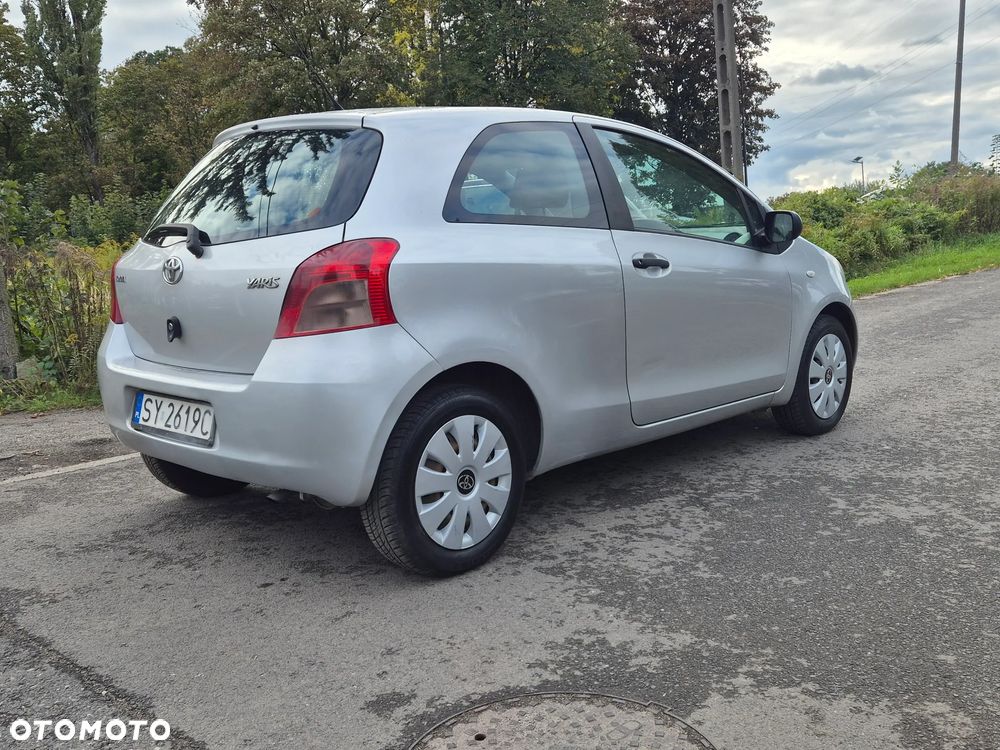 Toyota Yaris 1.0 Luna - 4