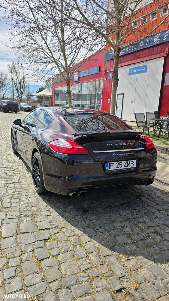 Porsche Panamera Turbo PDK - 8