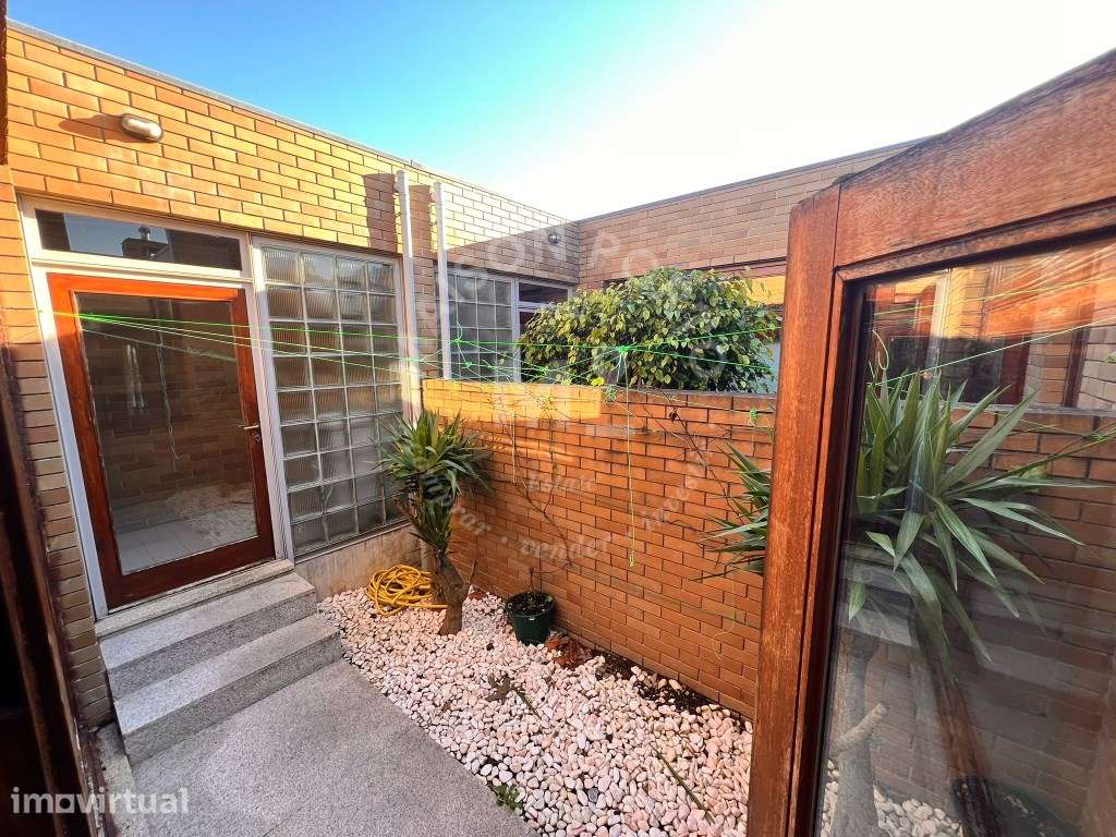 Moradia T4 com 3 Pisos, com 2 Lugares de Garagem, com Vista para a ... - Grande imagem: 5/50