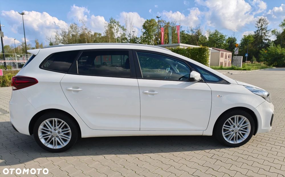 Kia Carens 1.6 GDI Dream-Team Edition - 9