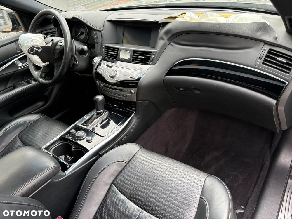 Infiniti Q70 2.2d Premium Executive - 9