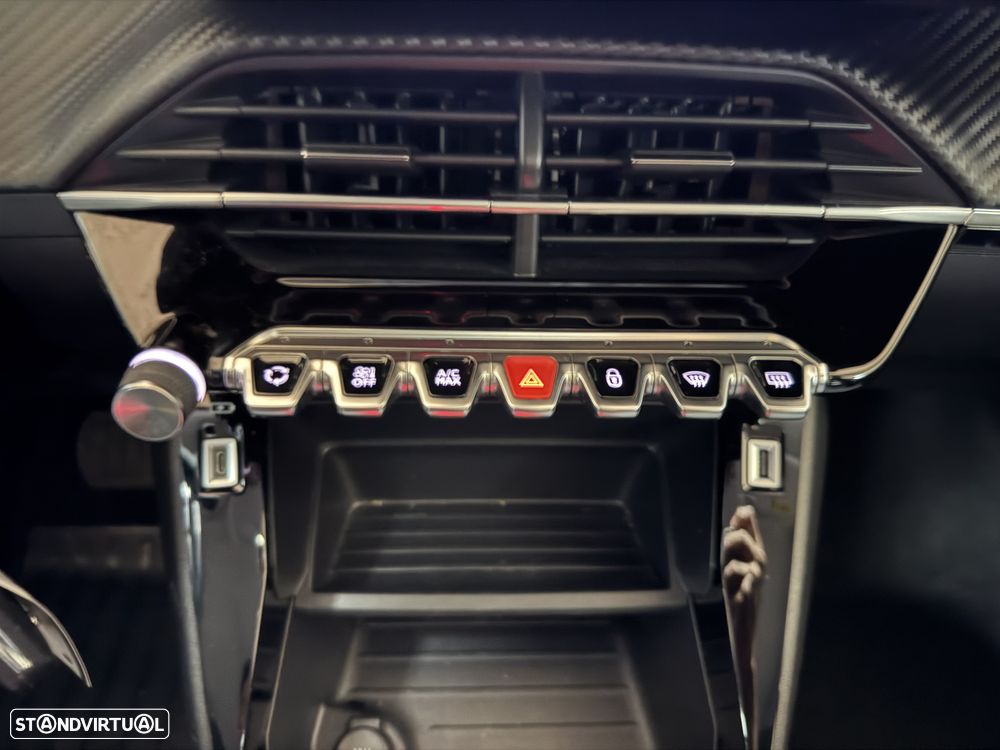 Peugeot 2008 1.2 PureTech Allure EAT8 - 22
