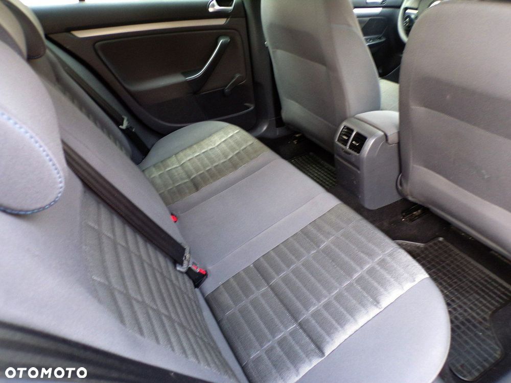 Volkswagen Golf - 27