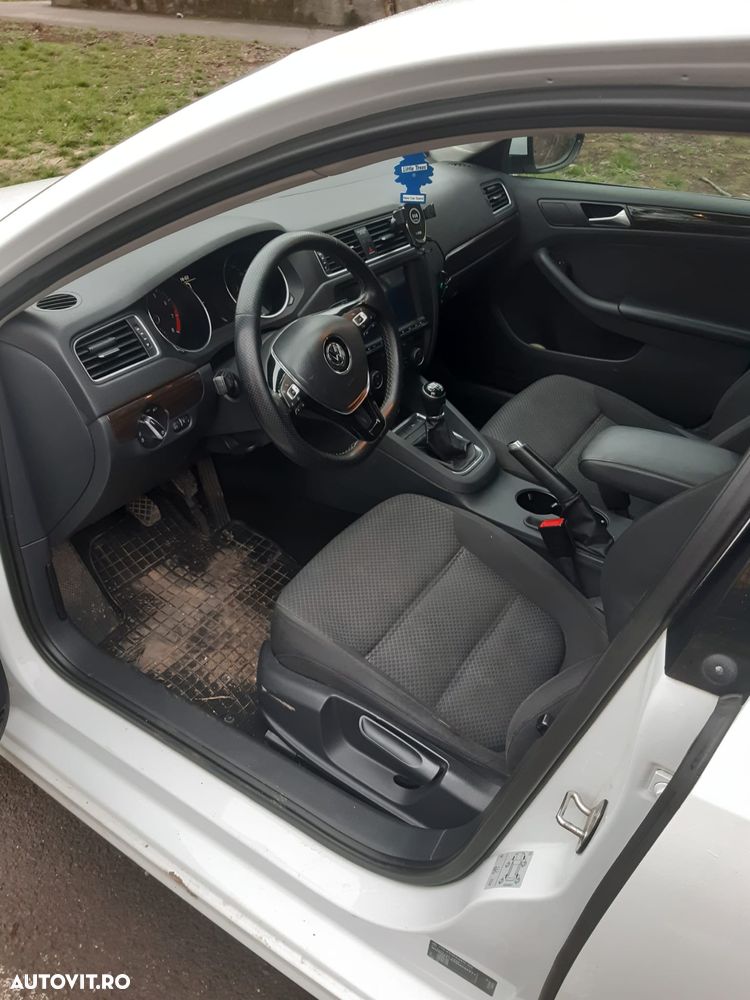 Volkswagen Jetta 1.2 TSI Comfortline - 3