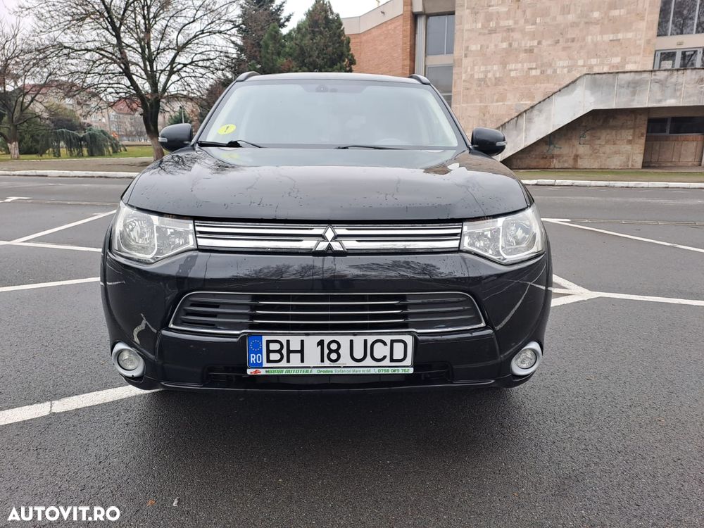 Mitsubishi Outlander 2.0 MIVEC AS&G CVT 4WD Intense E02 - 5