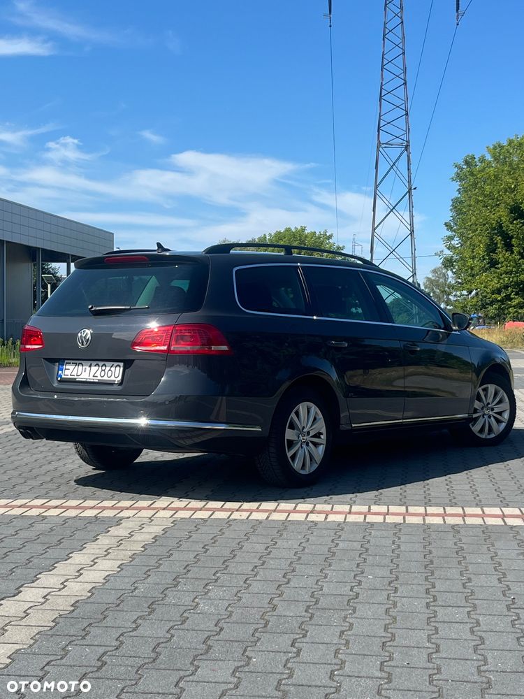 Volkswagen Passat 2.0 TDI DPF Trendline DSG - 14