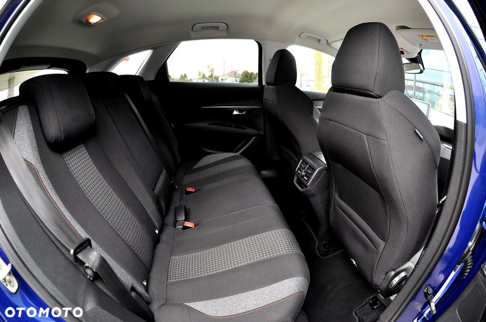 Peugeot 3008 1.2 PureTech Allure S&S EAT8 - 22