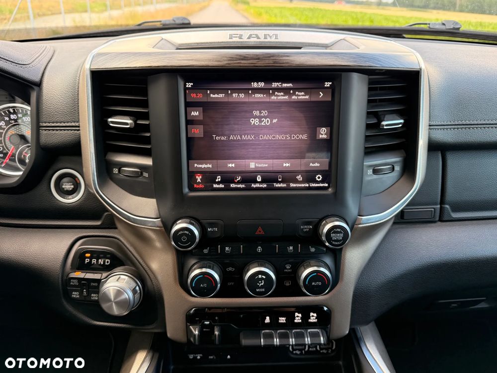 RAM 1500 5.7 Crew Cab Laramie - 32