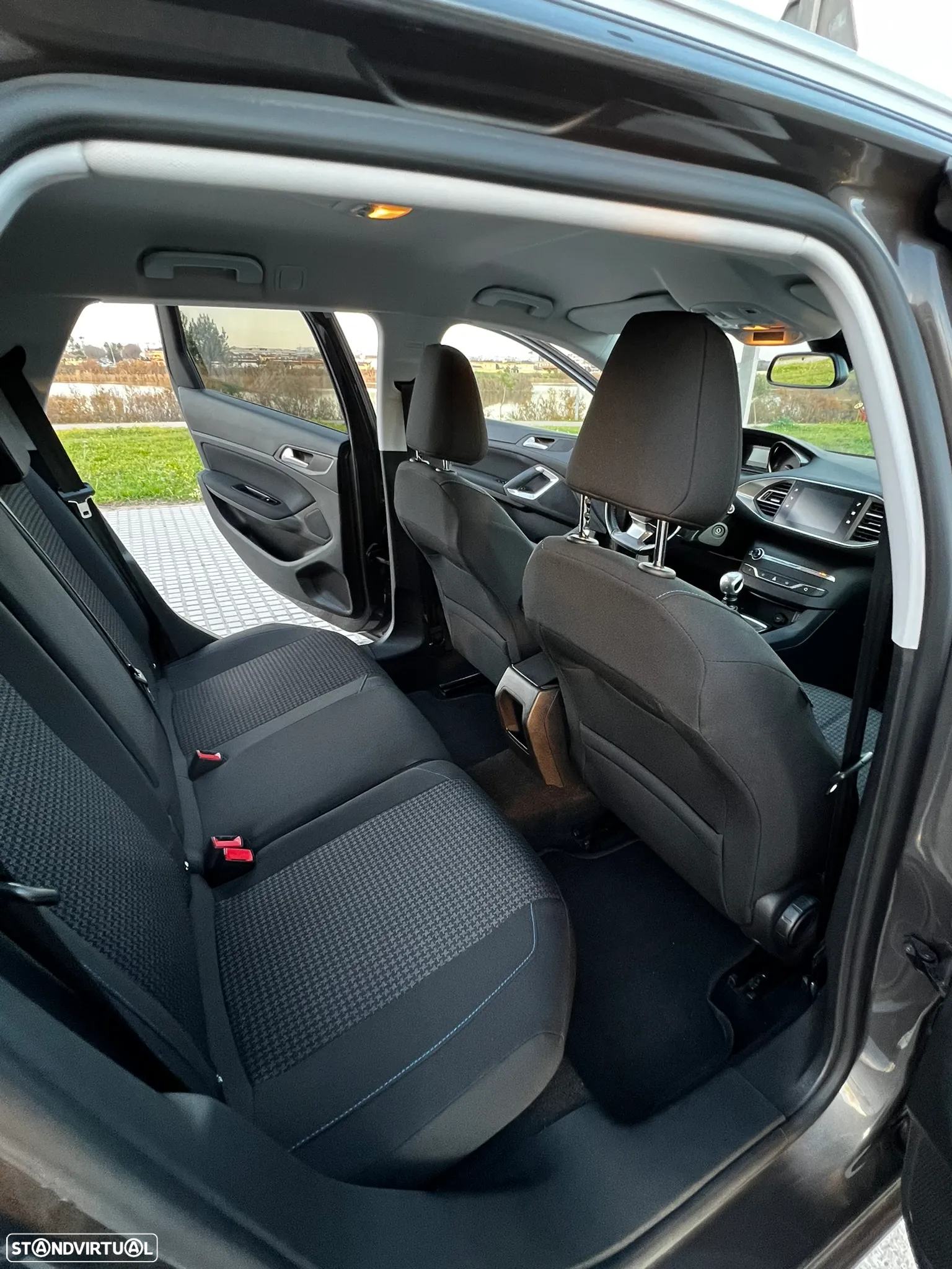 Peugeot 308 SW 1.5 BlueHDi Style - 27