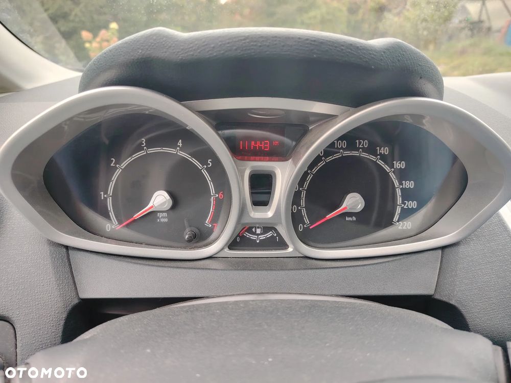 Ford Fiesta 1.25 Ambiente EU5 - 13