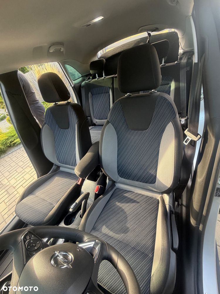 Opel Crossland X - 19