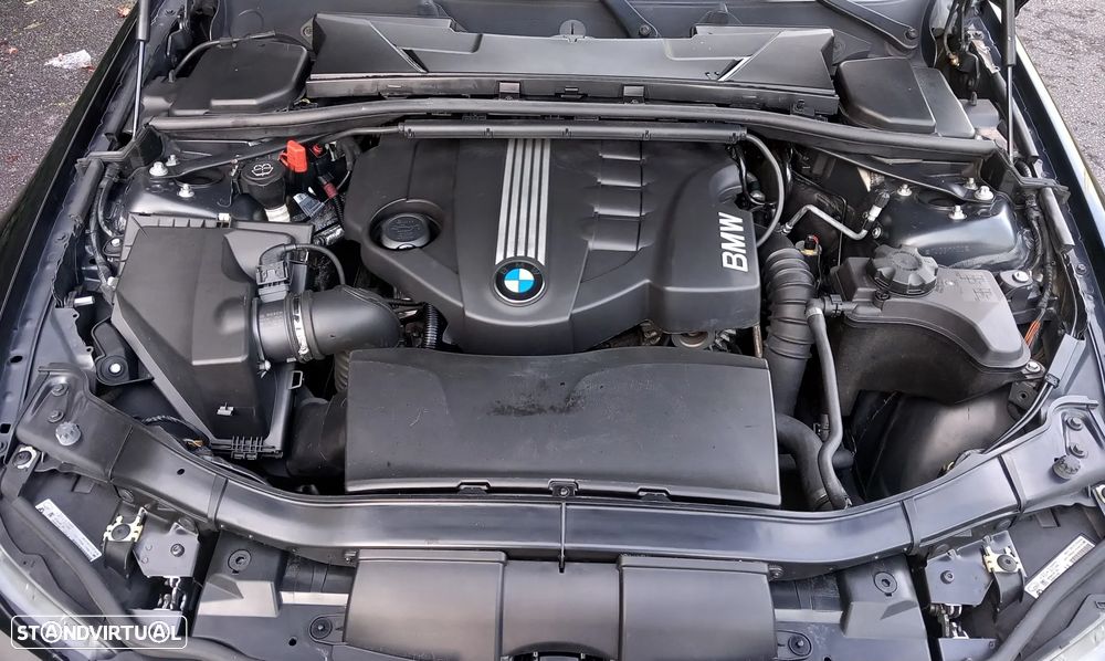 BMW 320 d Navigation Sport - 29