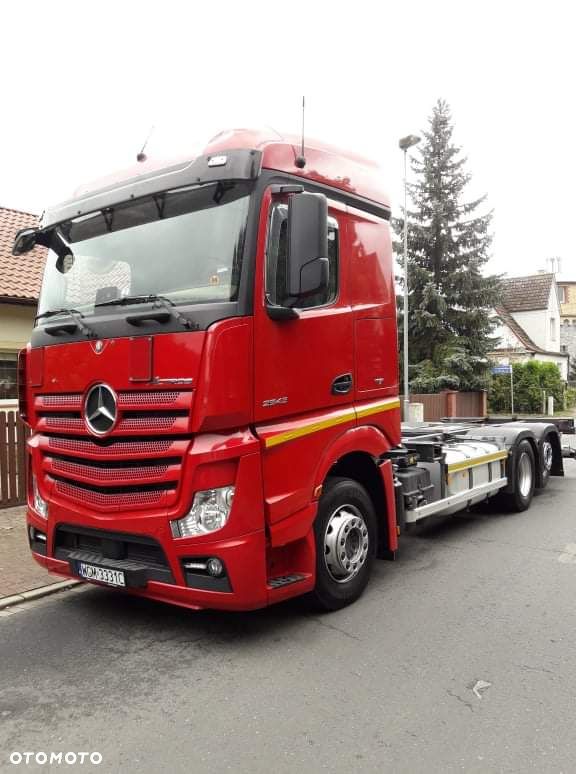 Mercedes-Benz Actros - 1