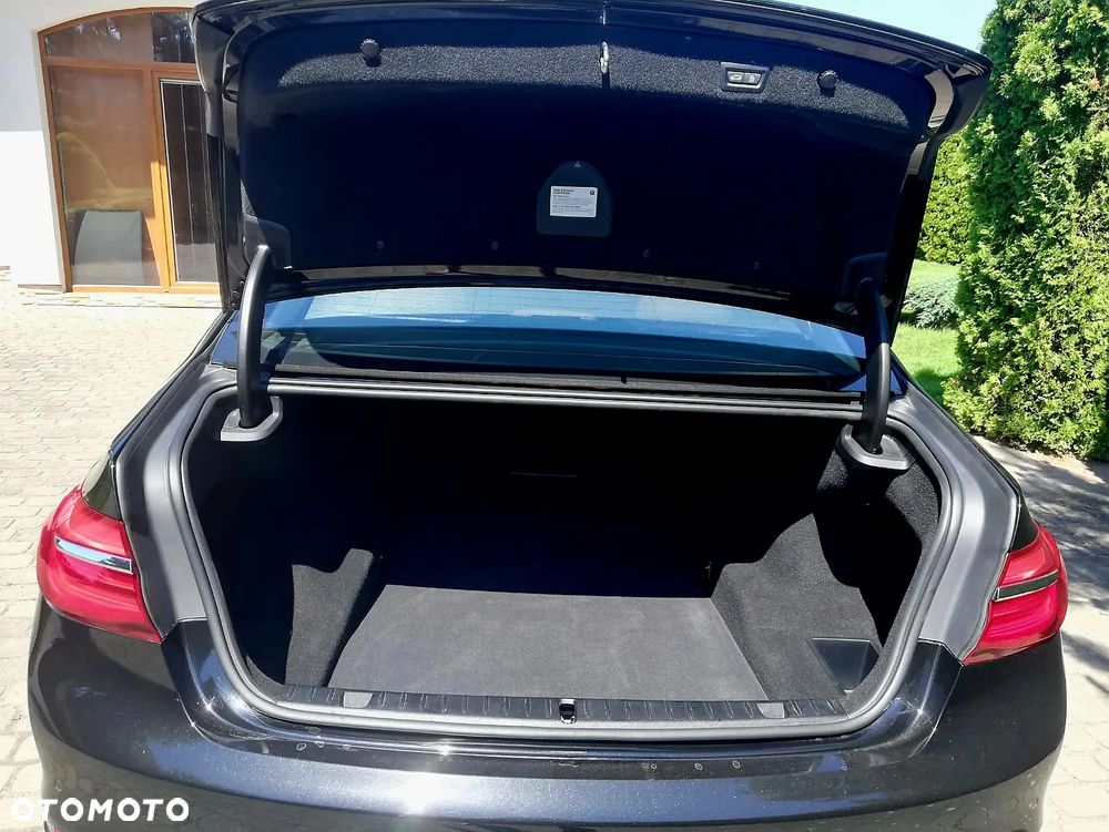 BMW Seria 7 750Li xDrive - 12