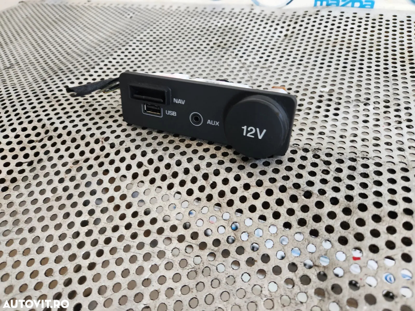 Modul Auxiliar USB Bricheta Land Rover Range Rover Evoque Discovery Sport Jaguar E/F Pace Dezmembrez Range Rover Evoque Facelift An 2015-2016-2017-2018-2019 2.0 D Automat 4x4 Volan Stanga - Dezmembrari Arad - 2