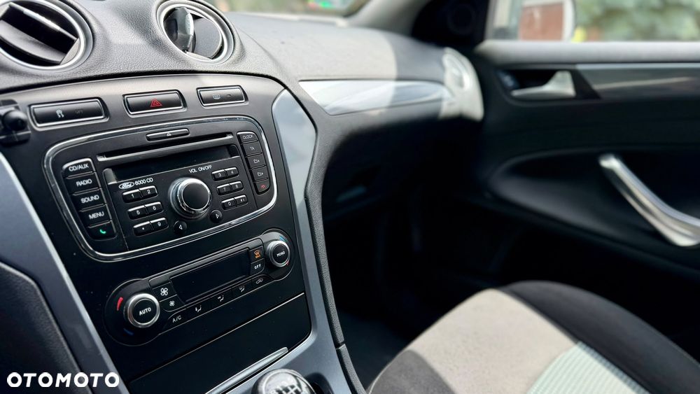 Ford Mondeo 2.0 TDCi Trend - 31